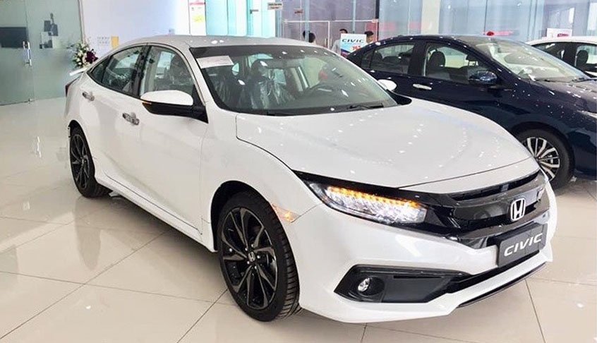 Honda Civic - xe thể thao tiền tỷ cho khách Việt